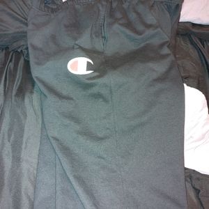 5Champion sweatpants